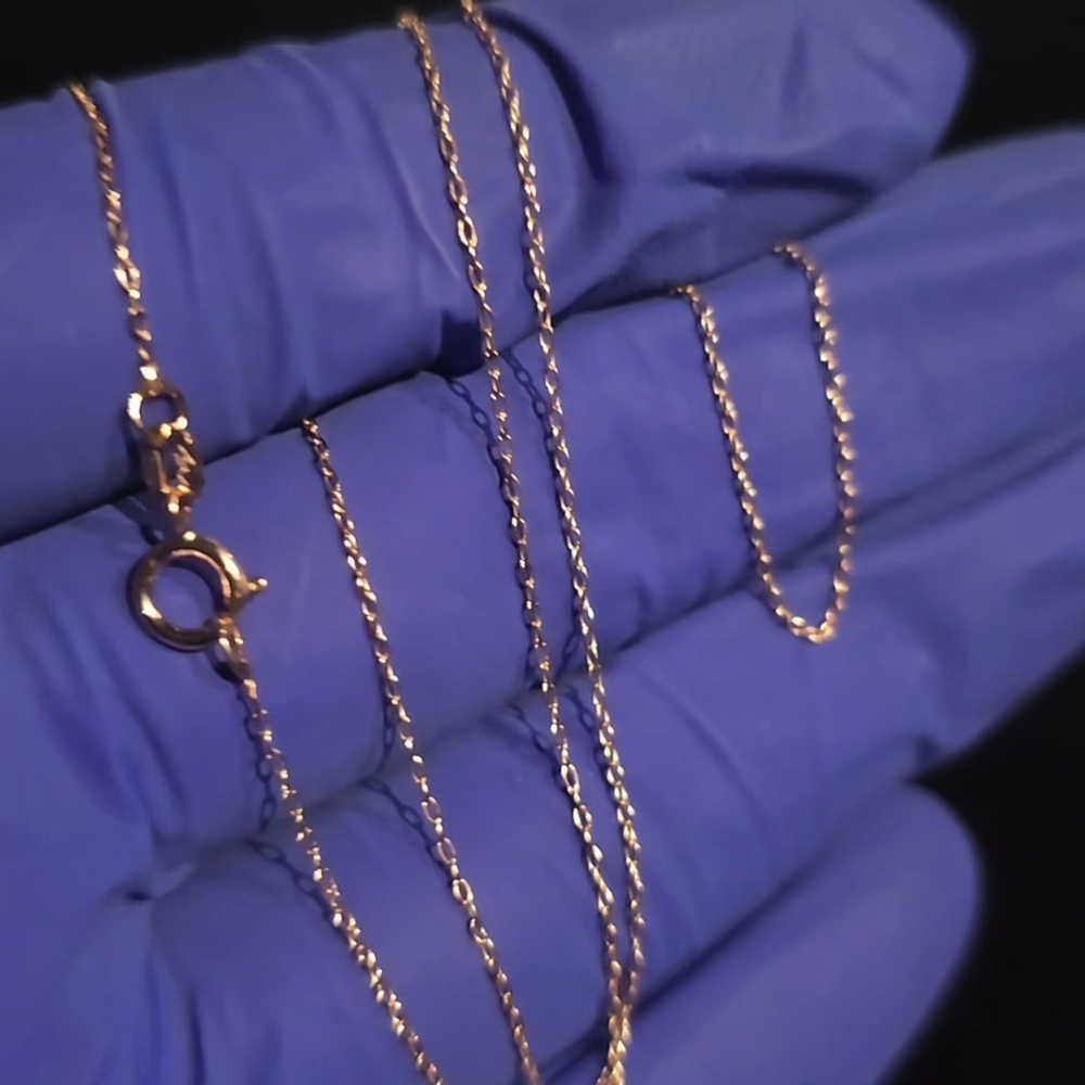 Elegant Gold Chain Necklace